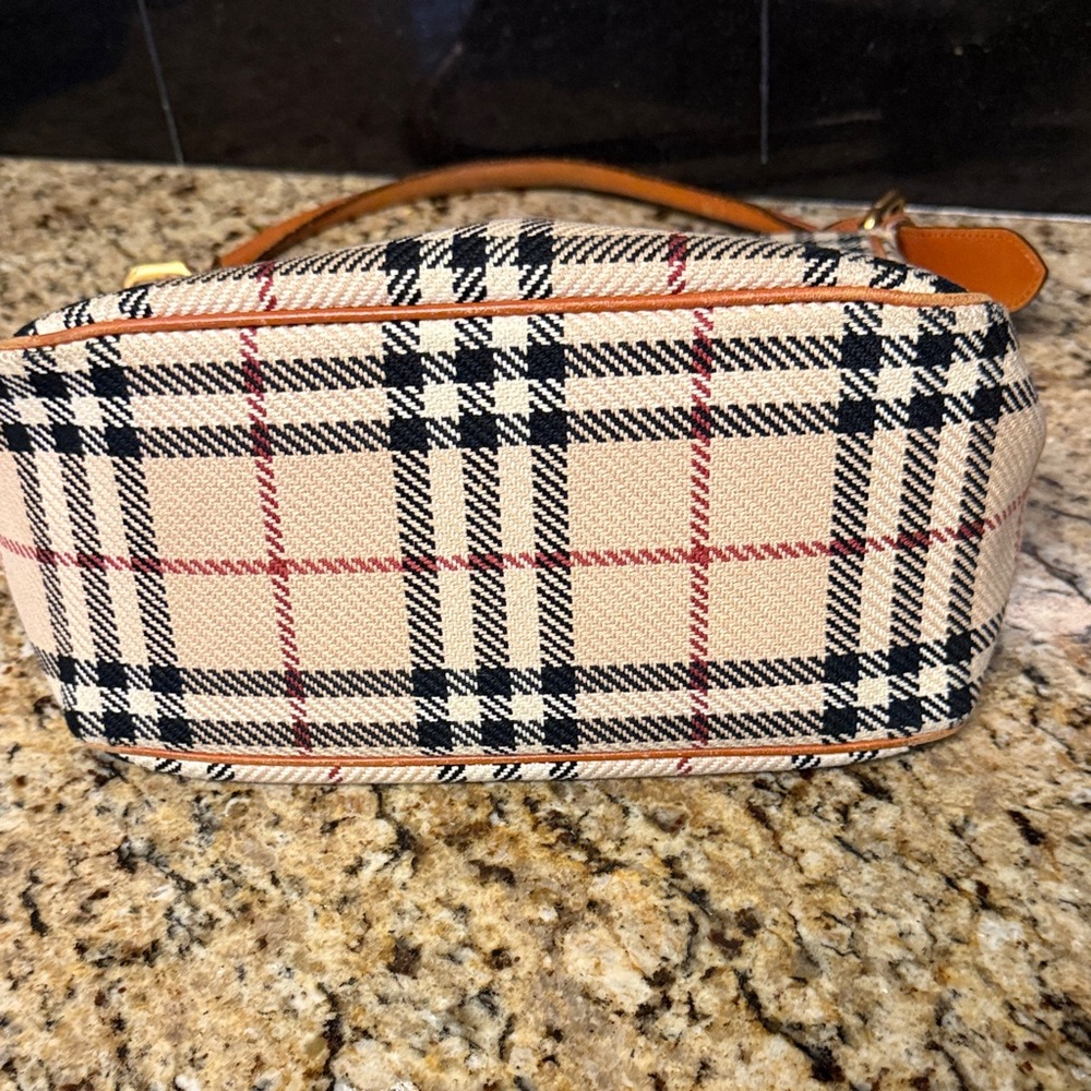 BURBERRY Burberry Nova Check shoulder bag. Designer Handbag Tan and Black EUC - Picture 11 of 13